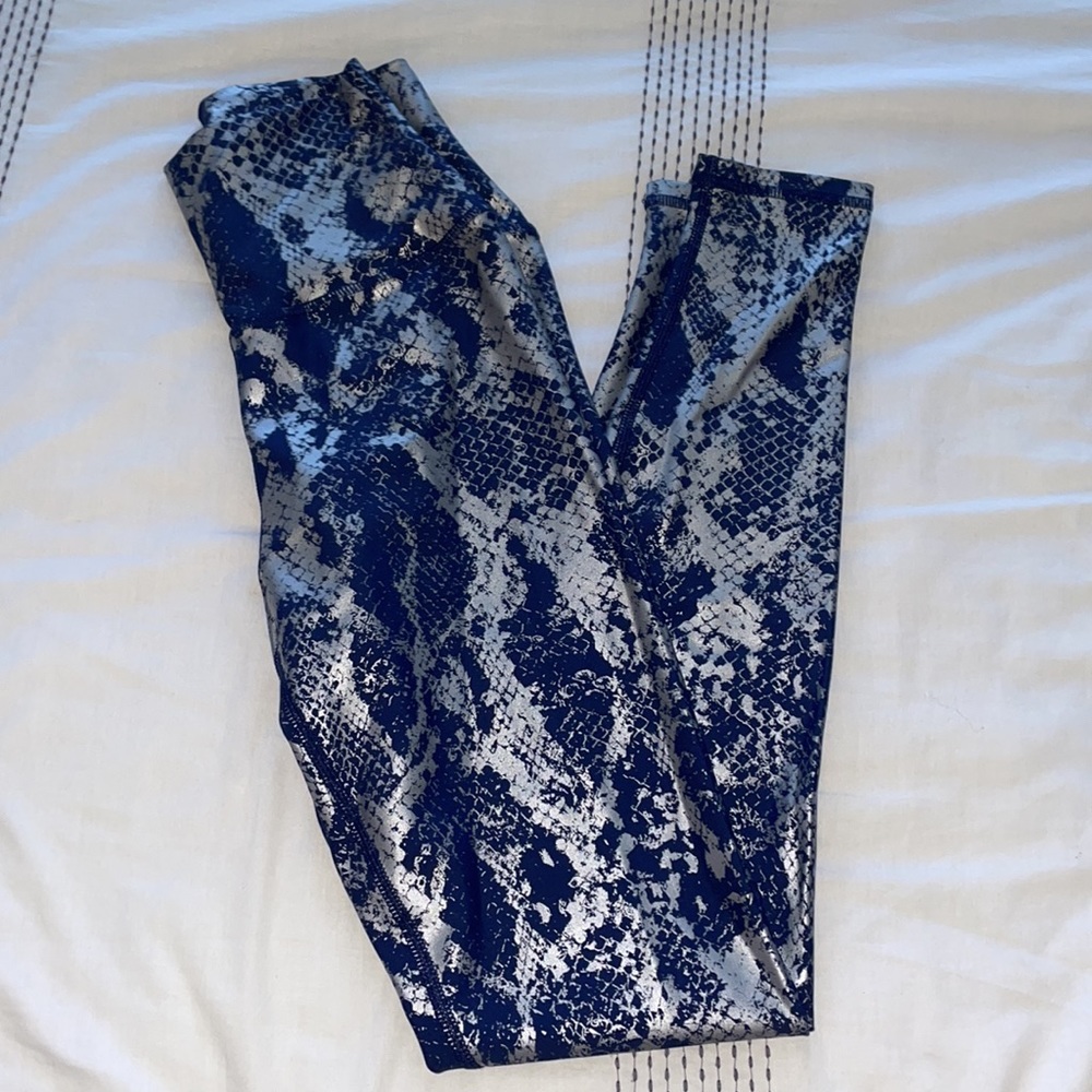 Carbon38 Metallic Snake High Rise Legging - Xs - image 6